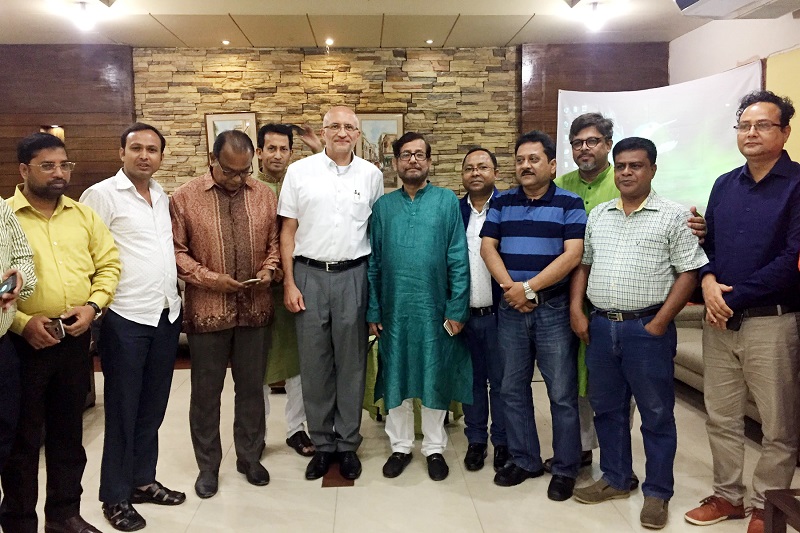 Hugo Setzer (centre, white shirt) and Culture Minister Noor (centre, in green) with ACPAB executive committee members